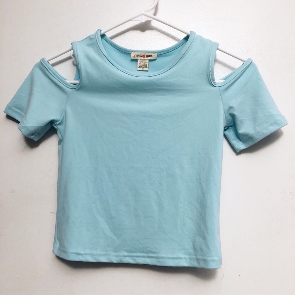 ↠NWOT↞ Cold Shoulder Crop Top
